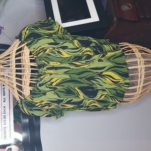 Apt 9 Petite Medium Green, Yellow and Black Short Sleeve Blouse